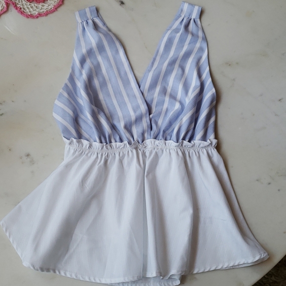 NWOT Elodie light blue & white halter top L - Picture 3 of 8